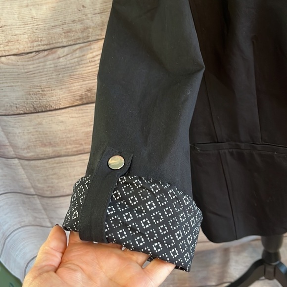 Chico’s Blazer Black Roll Up Sleeves Contrast Lining Size XL Chicos 3 - Picture 3 of 11